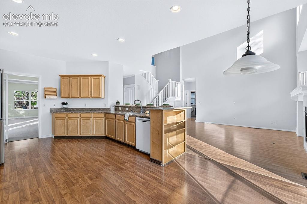 Listing photo 15 for 4465 Charing Drive