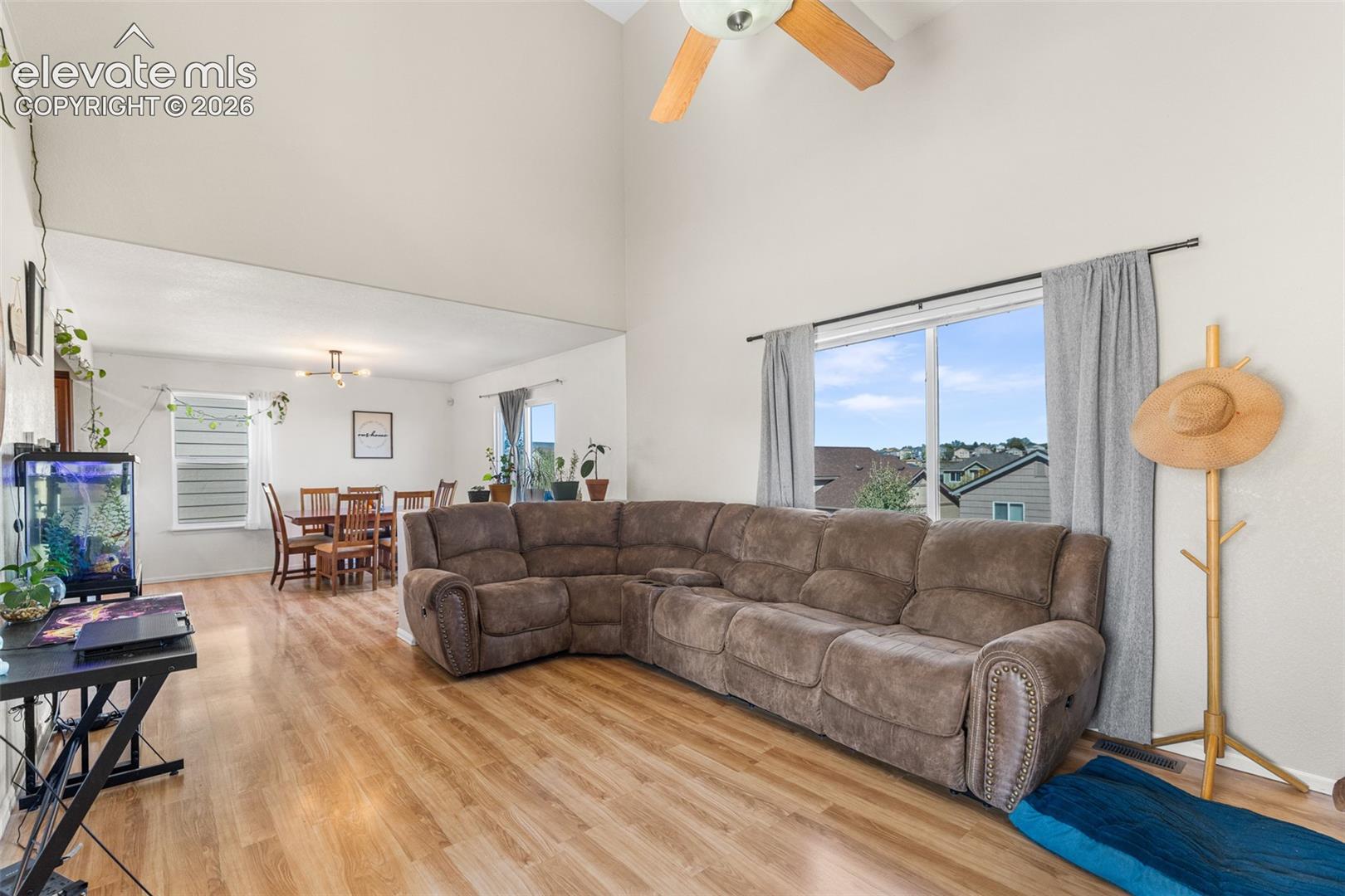 Listing photo 3 for 7478 Bentwater Drive