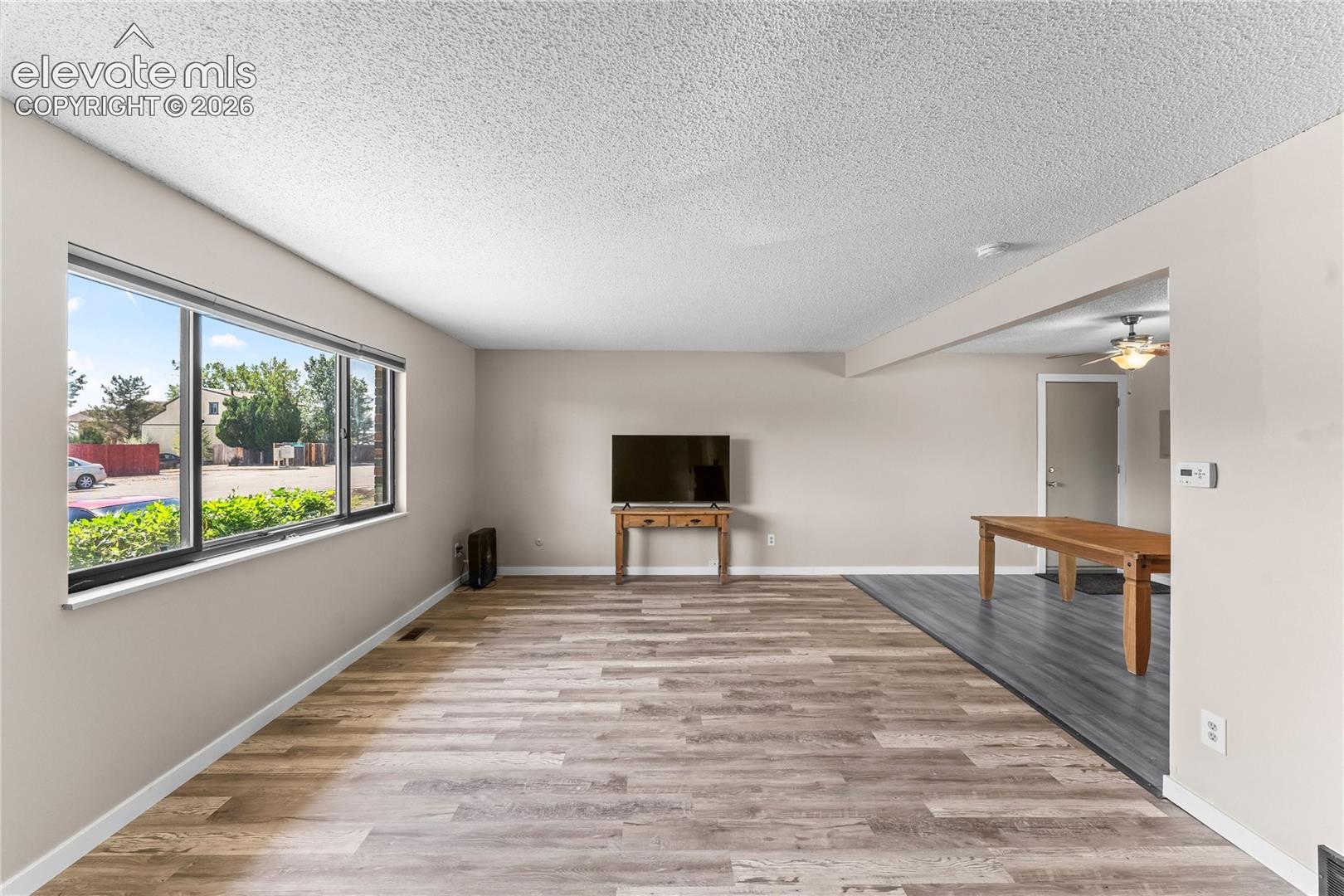 Listing photo 5 for 22 Heatherwood Lane