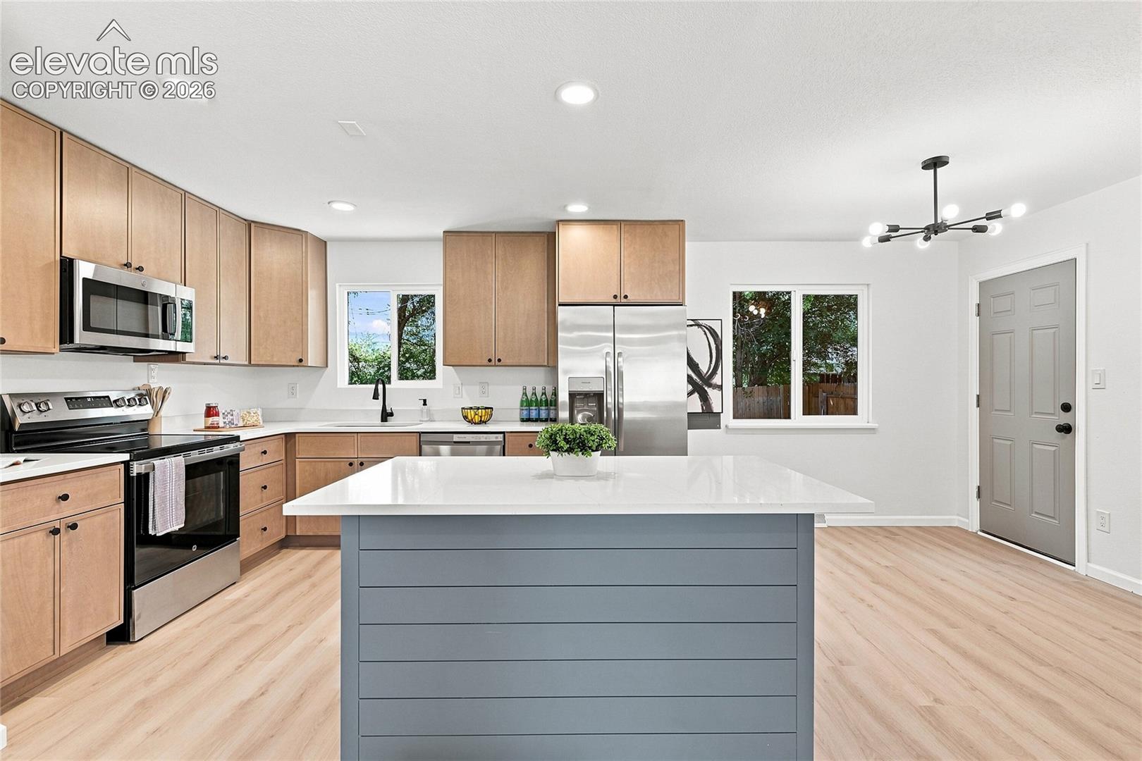 Listing photo 10 for 934 Bowser Drive
