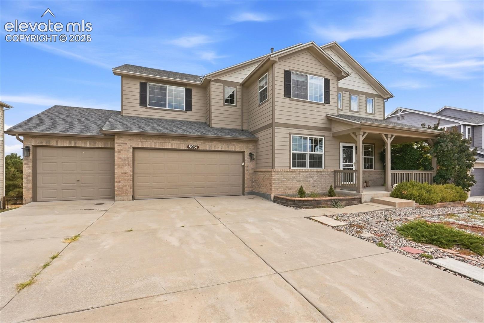 Listing photo 2 for 8931 Oakmont Road