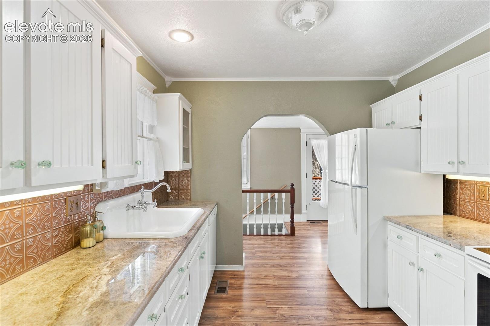 Listing photo 9 for 514 Custer Avenue