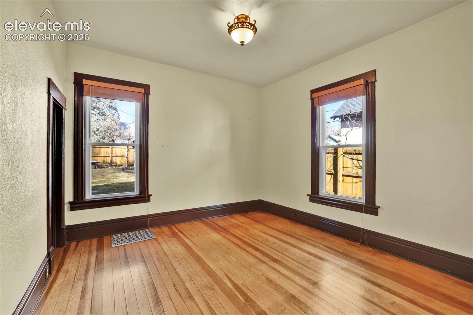 Listing photo 23 for 1302 E Platte Avenue