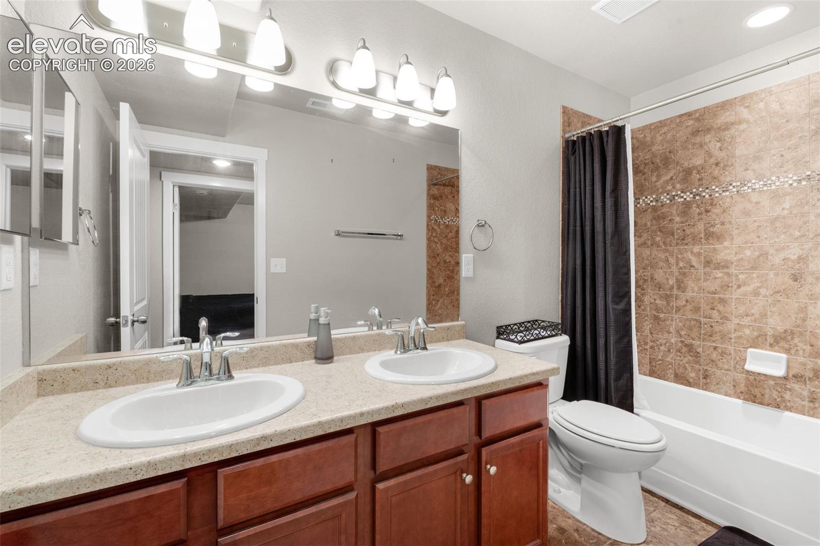 Listing photo 39 for 7437 Bigtooth Maple Drive