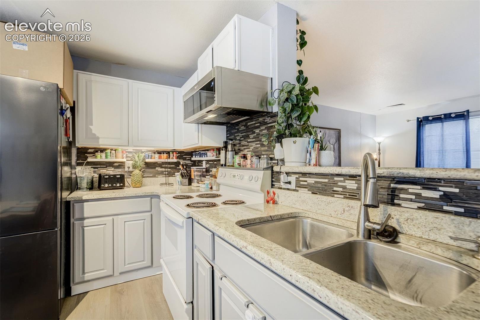 Listing photo 8 for 6305 Rockville Drive
