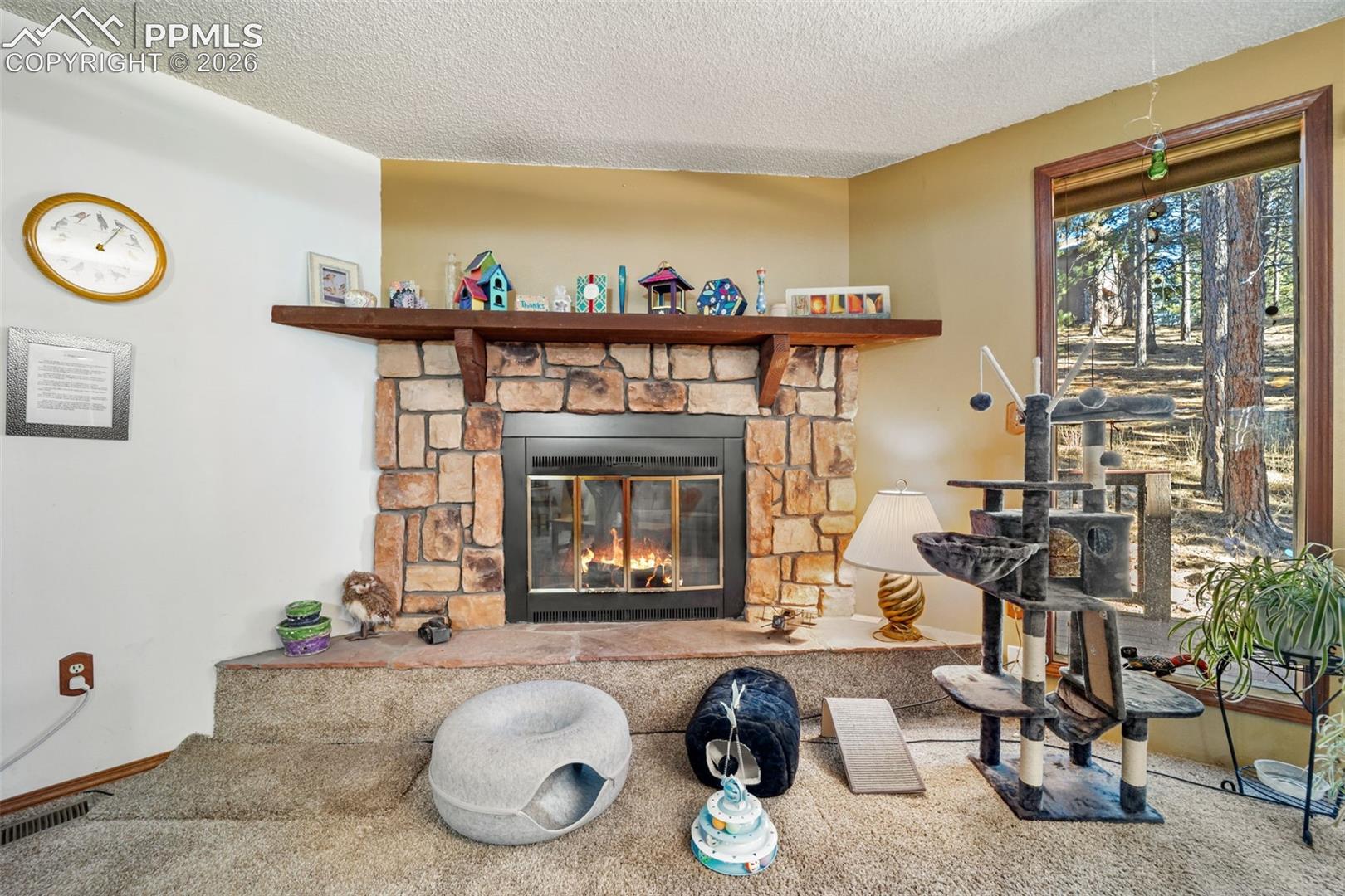 Listing photo 12 for 554 Manor Court C