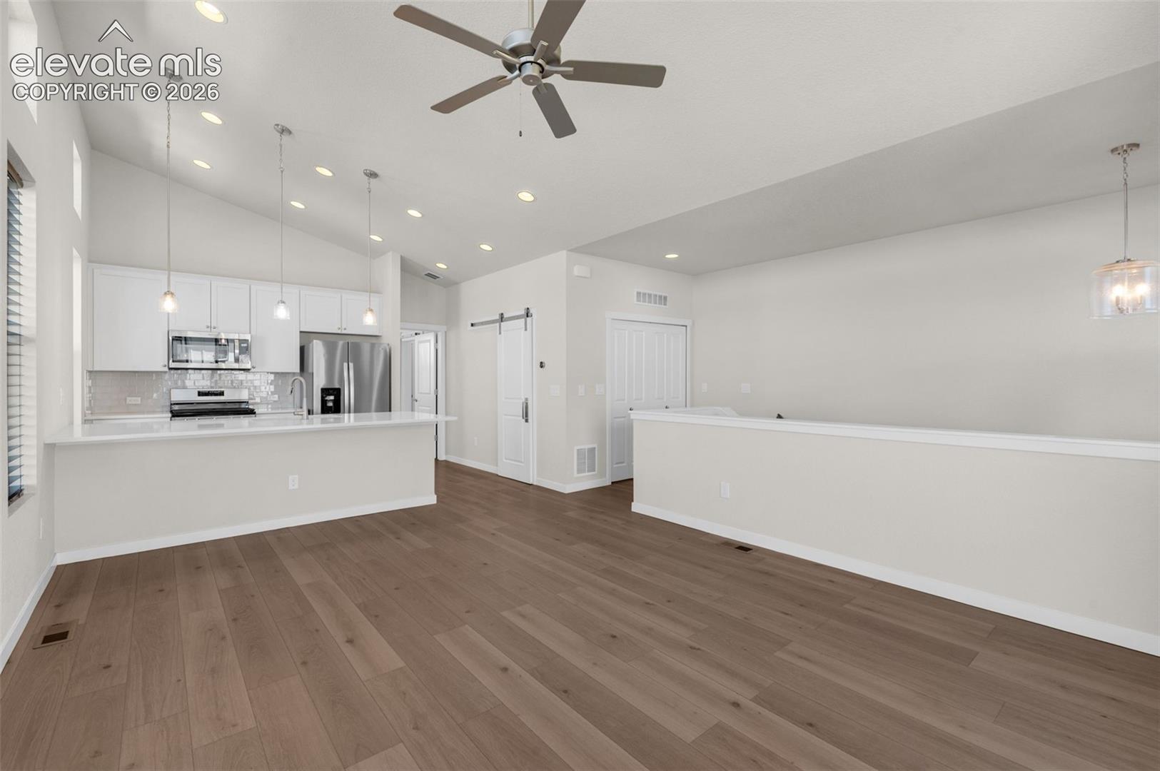 Listing photo 6 for 6872 Lily Mountain Lane