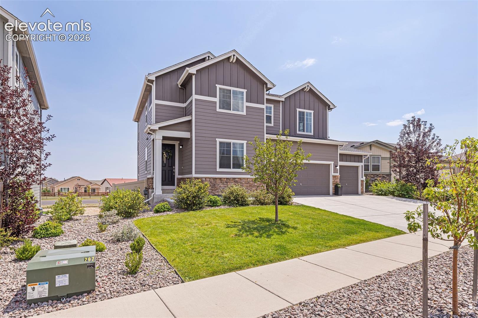 Listing photo 2 for 9941 Ledgestone Terrace