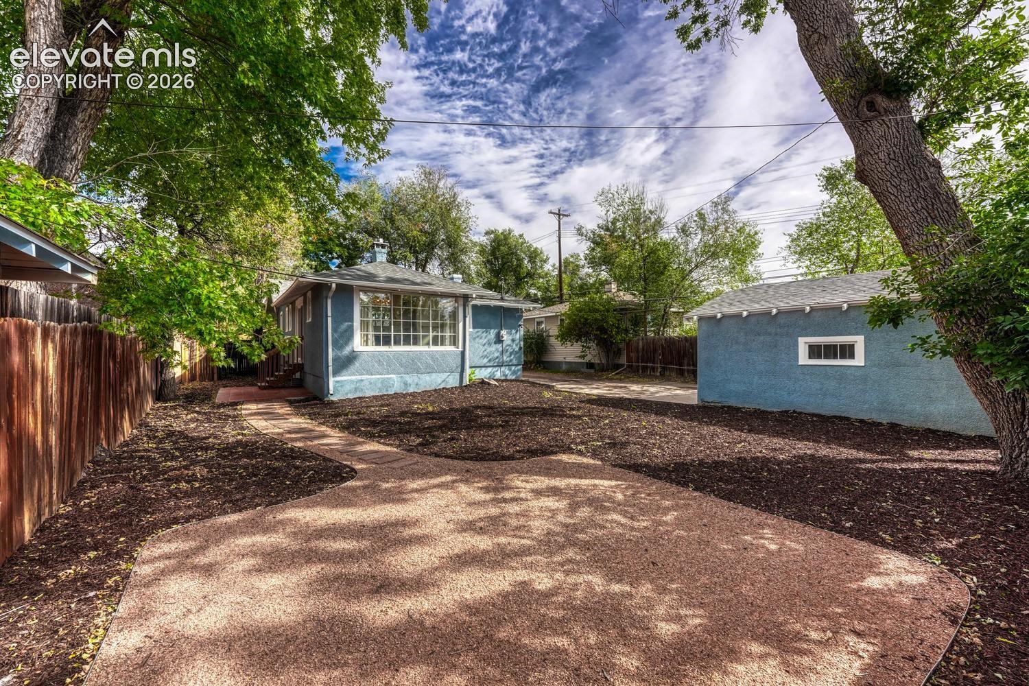 Listing photo 47 for 209 E Washington Street