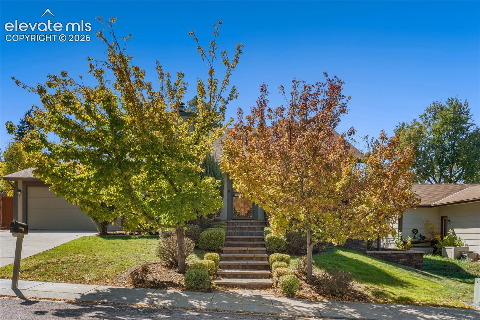 Listing photo 3 for 3071 Banjo Drive
