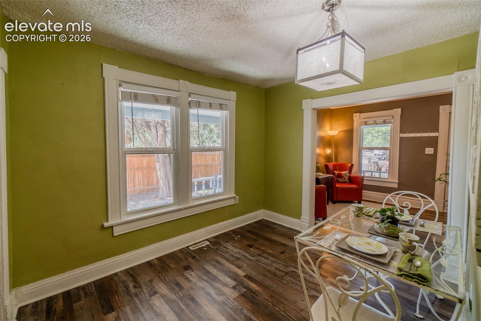 Listing photo 12 for 2701 Wood Avenue