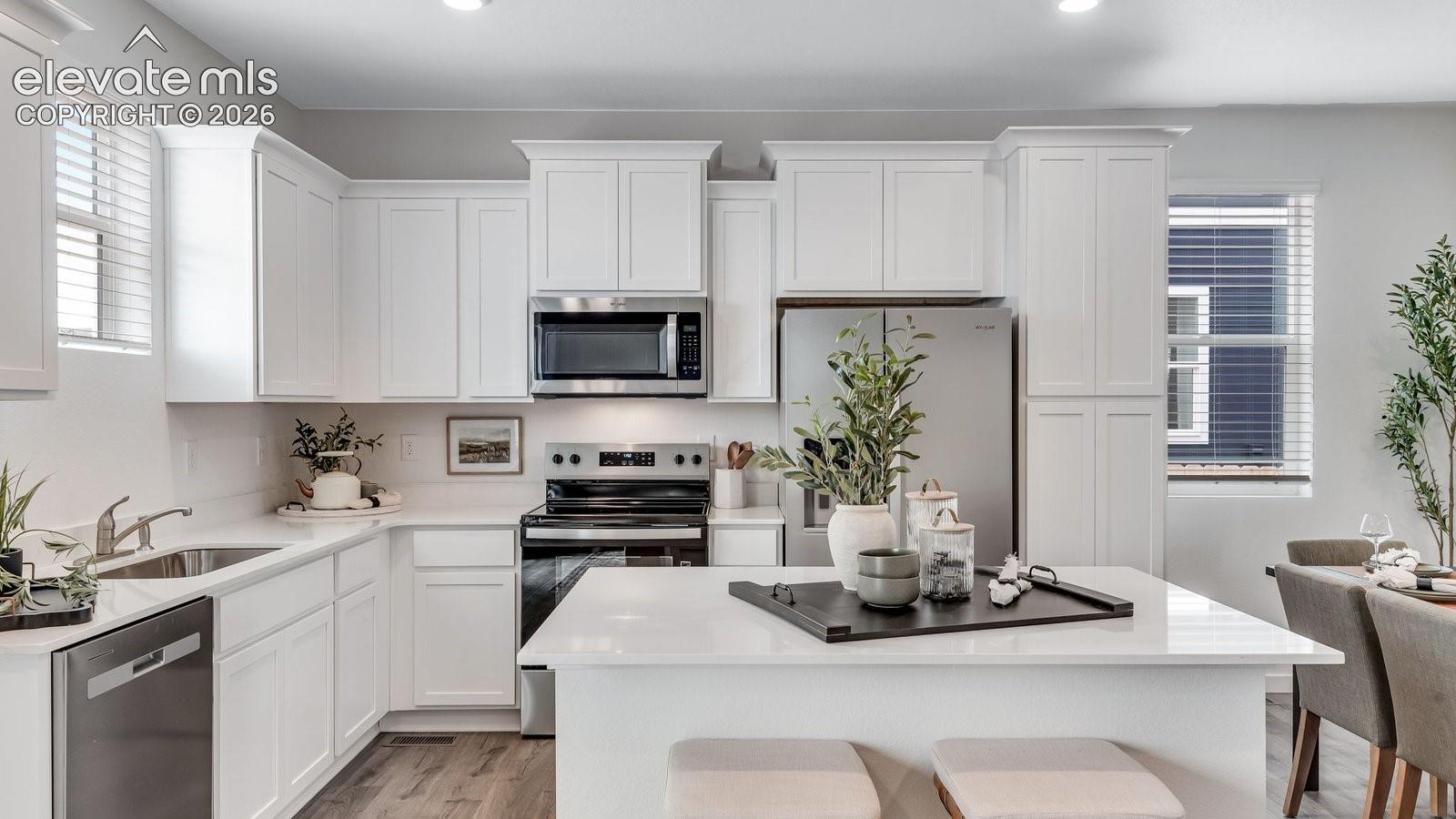 Listing photo 10 for 3675 Glenna Place