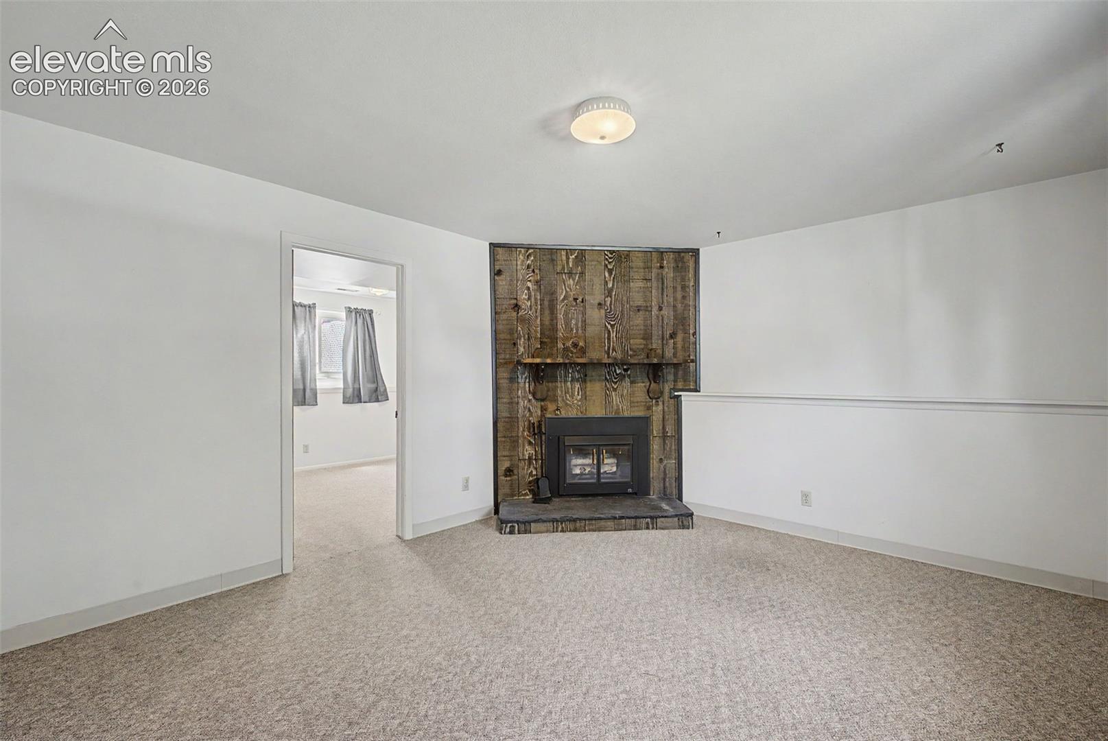 Listing photo 37 for 712 Lansing Drive