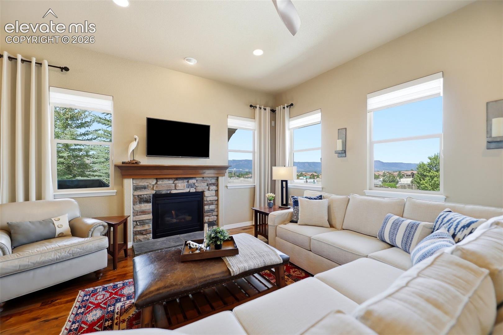 Listing photo 6 for 2415 Veneto Way