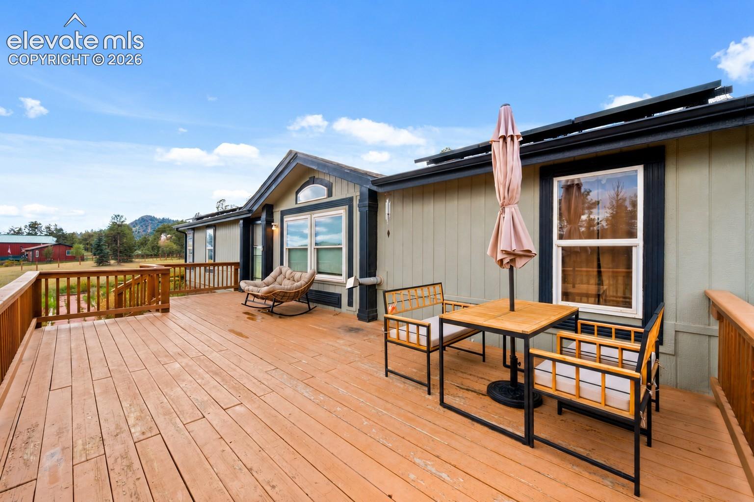 Listing photo 17 for 464 Hackamore Drive