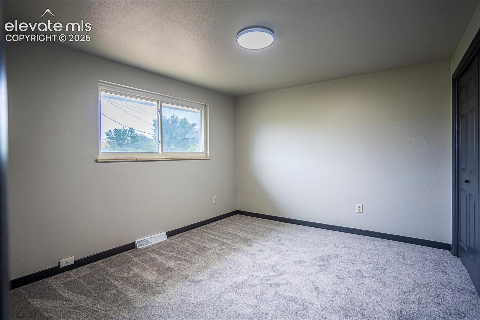 Listing photo 12 for 1301 N Murray Boulevard