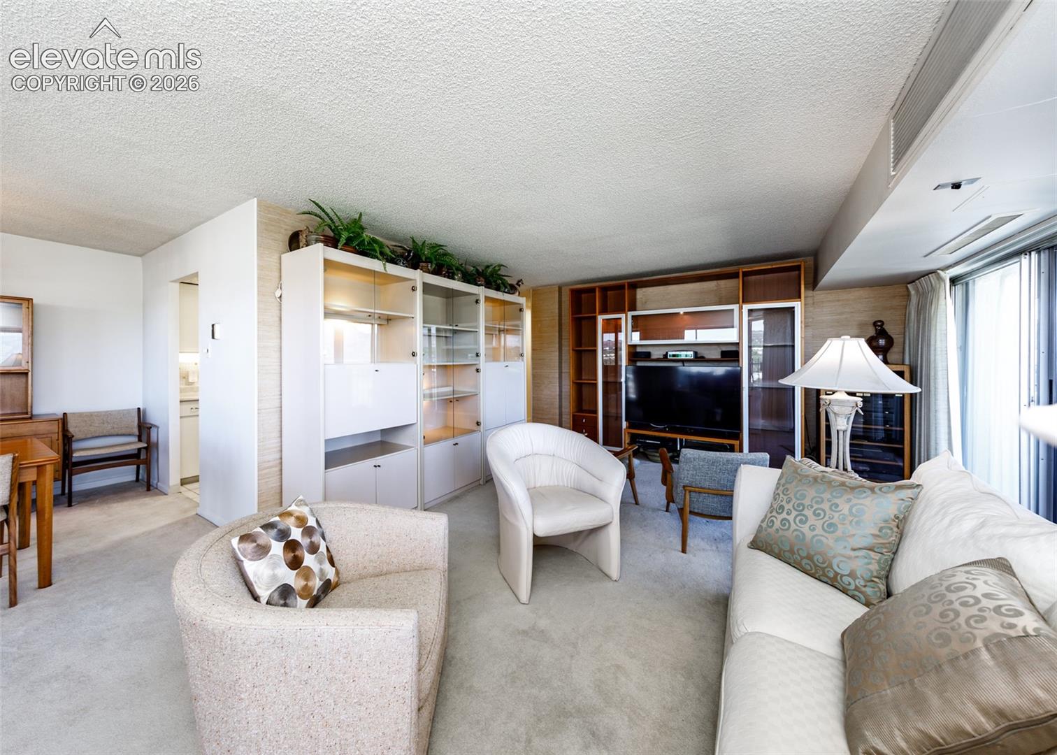 411 Lakewood Circle, photo 4