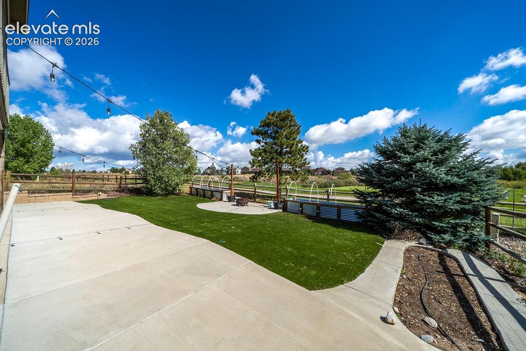 Listing photo 11 for 9725 Beryl Drive