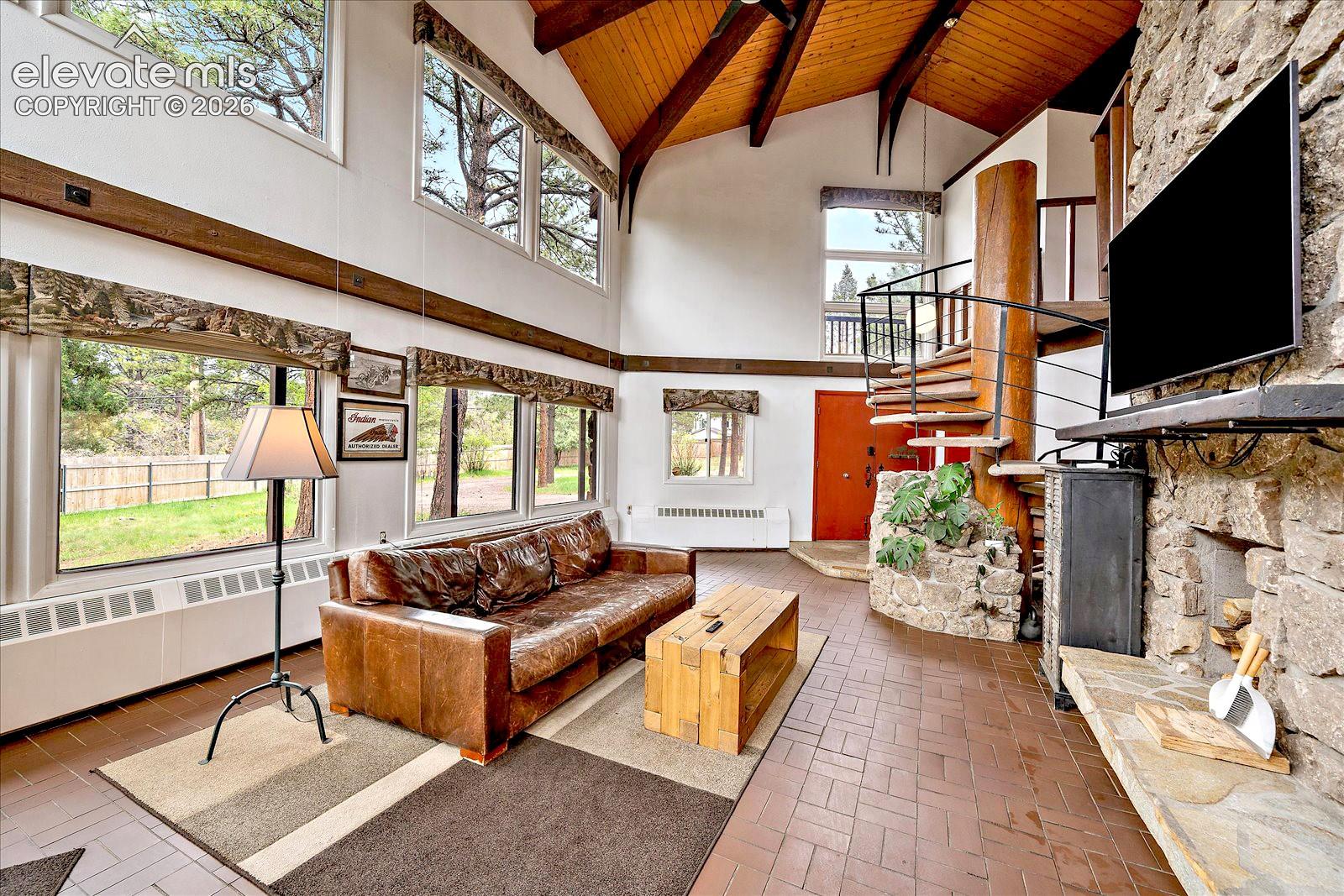 Listing photo 7 for 18640 Cloven Hoof Drive