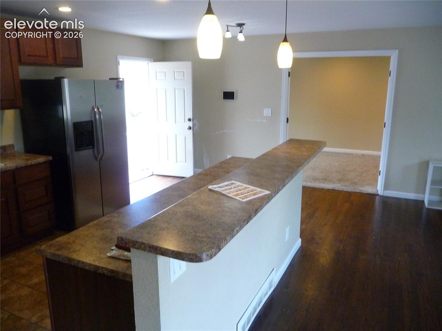 Listing photo 7 for 2919 Fremont Drive
