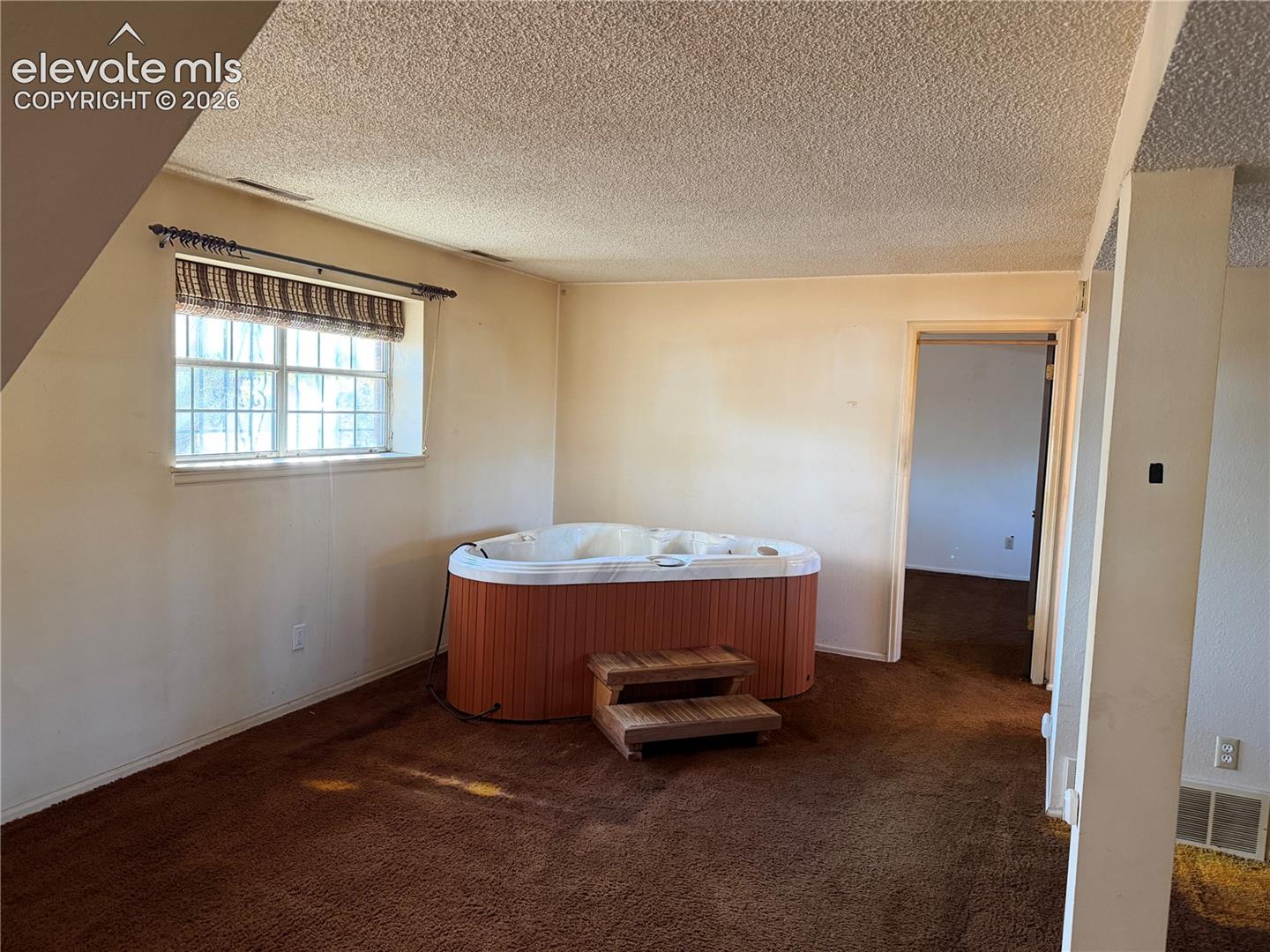 Listing photo 8 for 2548 Prescott Circle