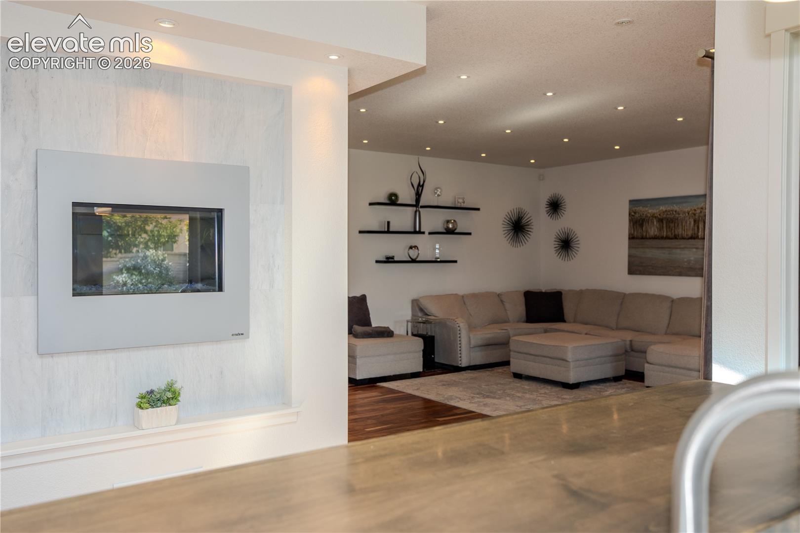 Listing photo 17 for 5638 Venezia Way
