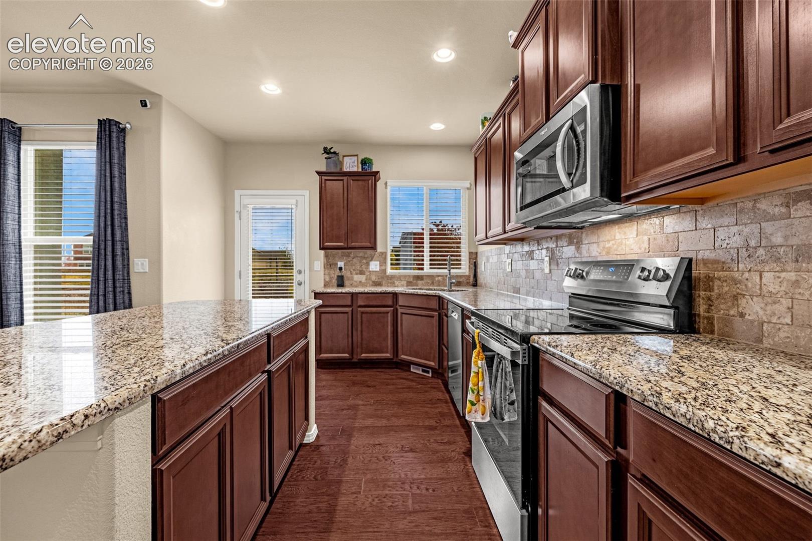 Listing photo 11 for 10638 Mt Emerald Drive