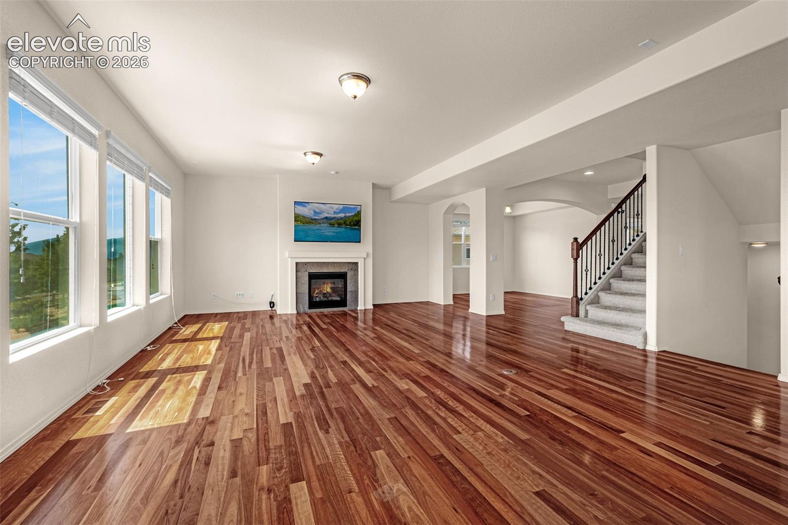 Listing photo 4 for 5917 Fergus Drive