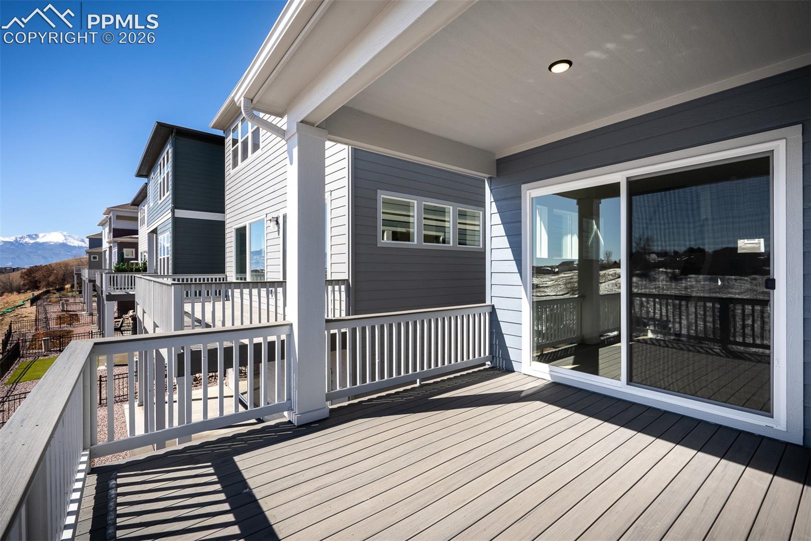 Listing photo 15 for 4555 Peak Crest View