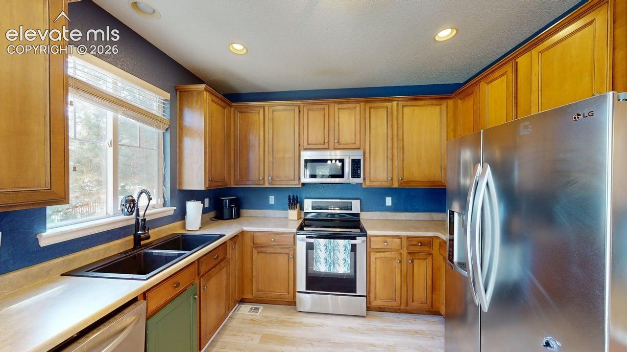 Listing photo 5 for 11220 Columbine Street