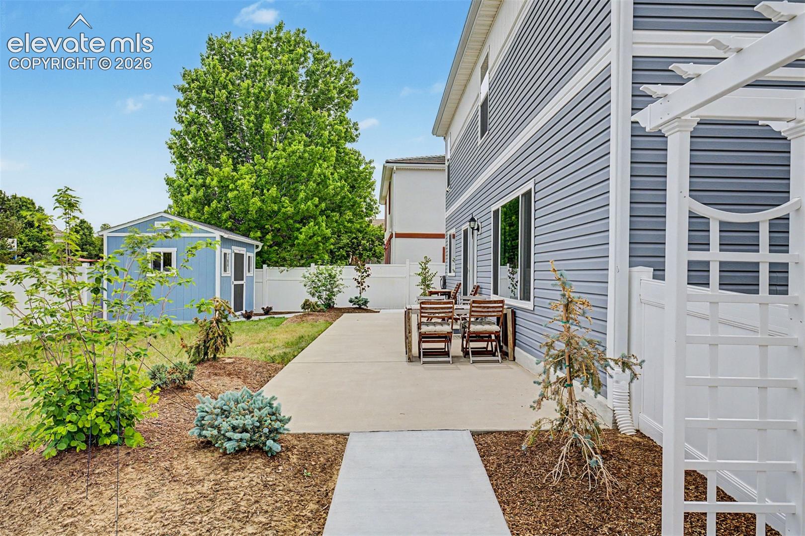 Listing photo 40 for 7716 Candlelight Lane