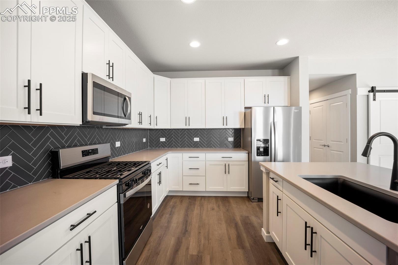 9258 Kurie Mine Lane, photo 11