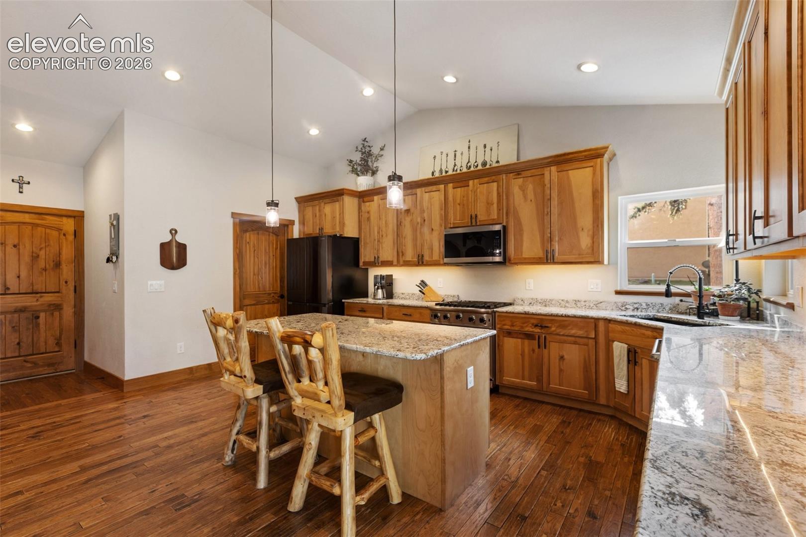 Listing photo 16 for 180 Wildrose Court