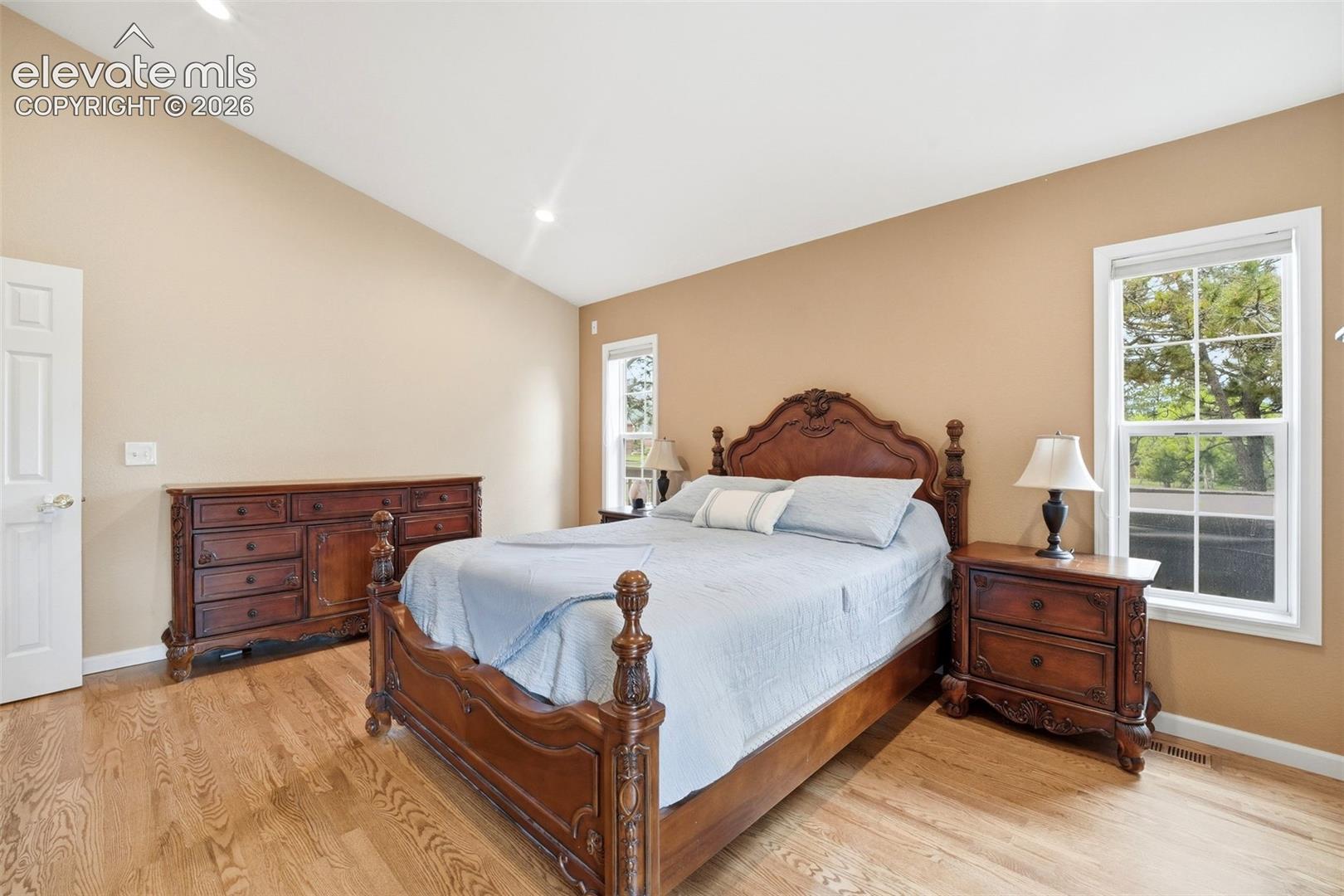 Listing photo 27 for 2221 Valley View Drive