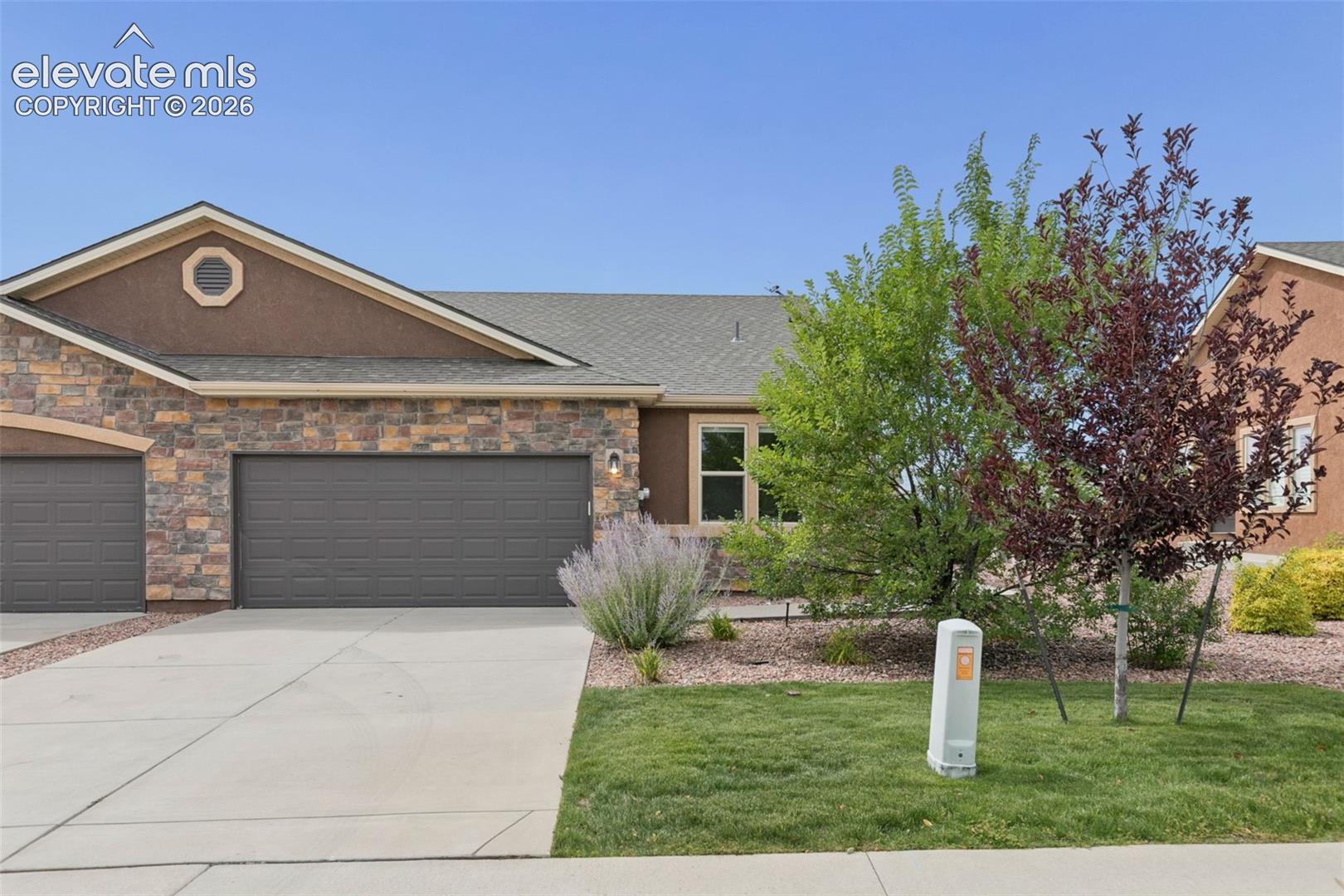Listing photo 35 for 8042 Potentilla Grove