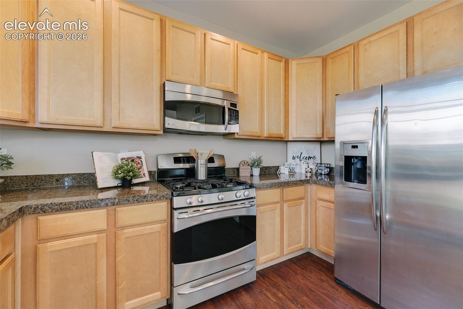Listing photo 5 for 7752 Blue Vail Way