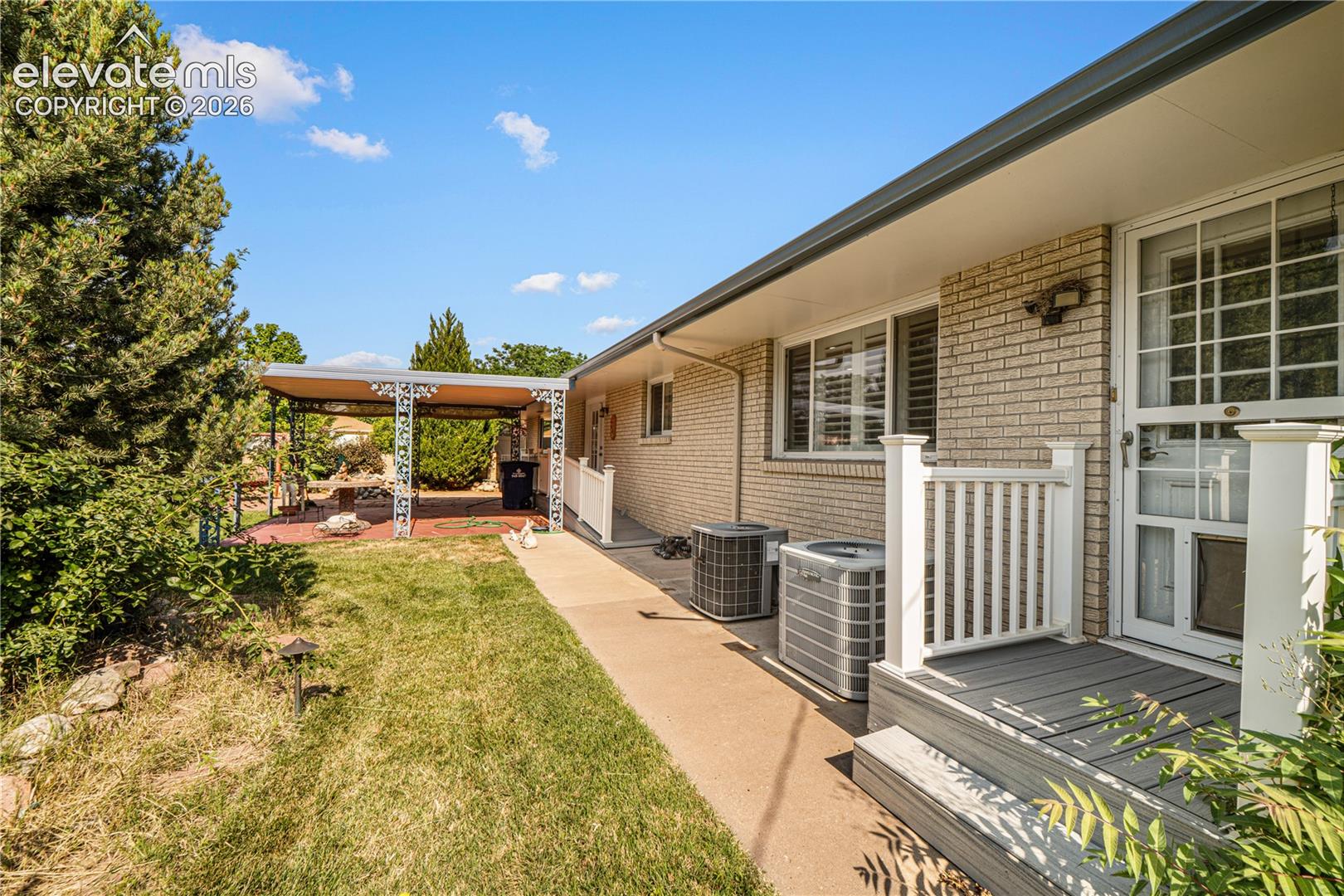 Listing photo 38 for 3514 St Clair Avenue