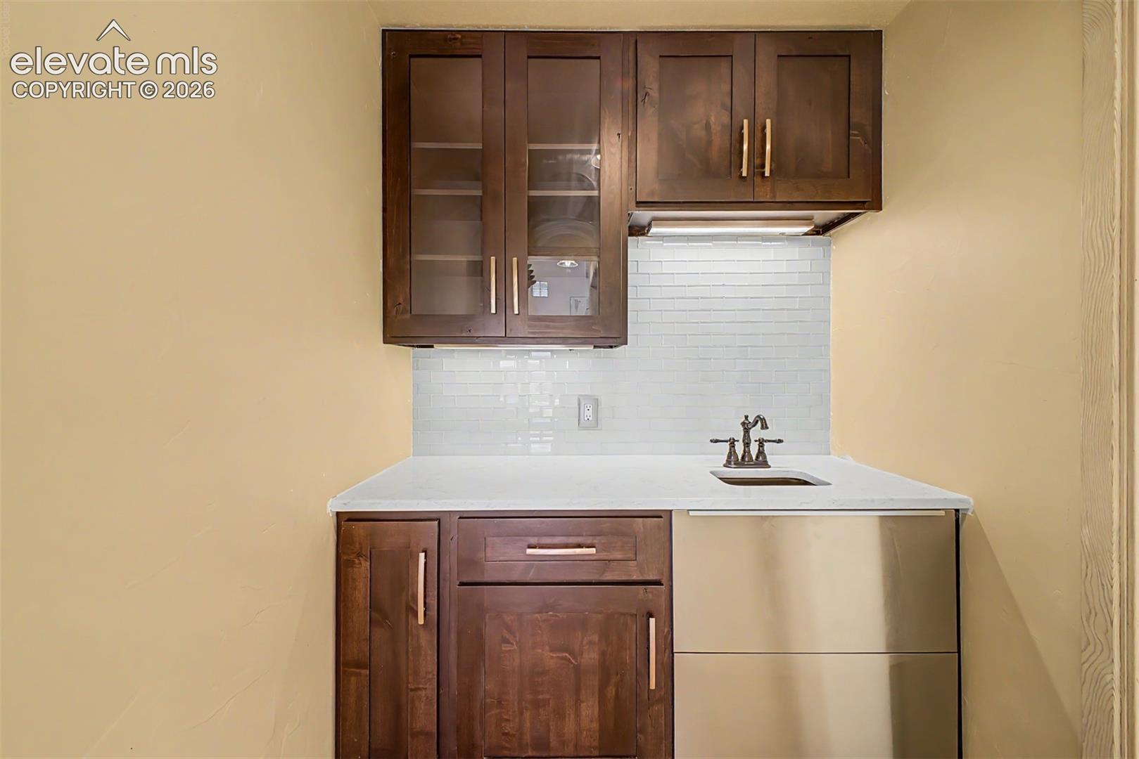 Listing photo 19 for 935 Castle Ridge Road