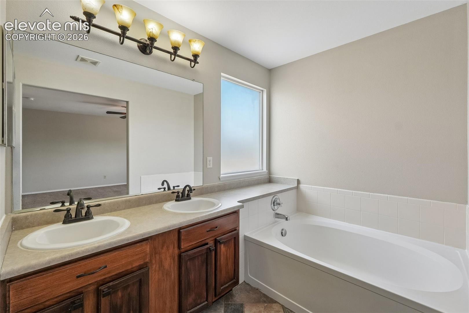 Listing photo 12 for 7174 Araia Drive
