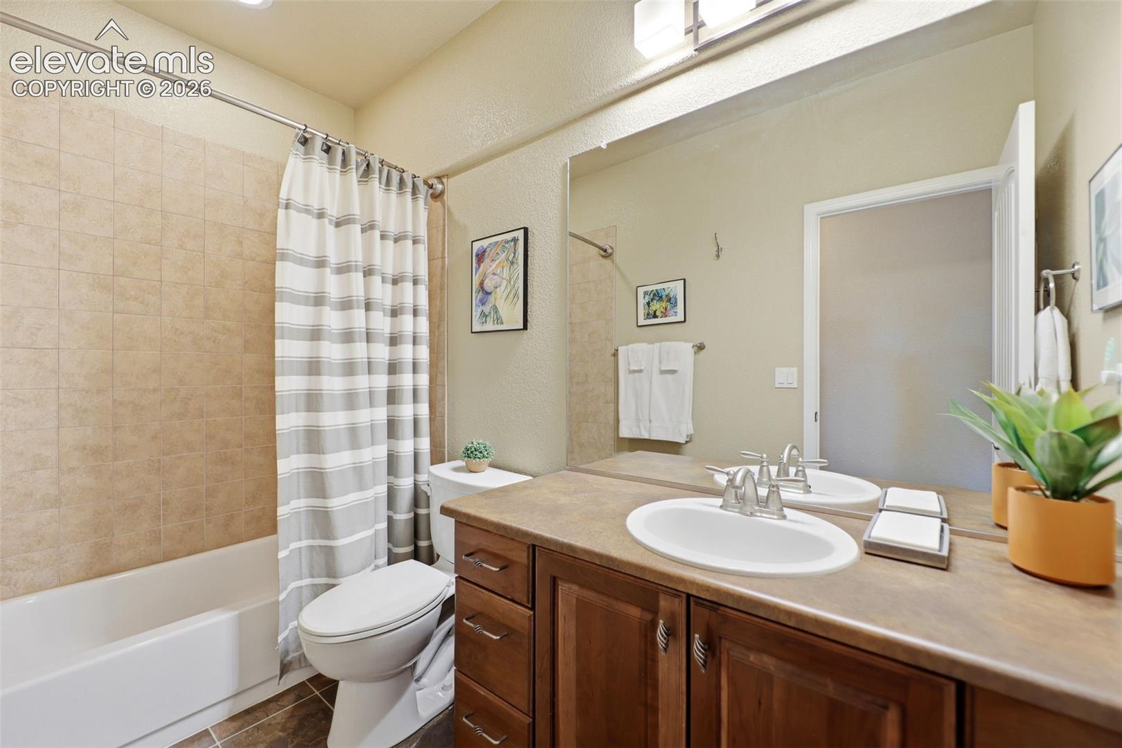Listing photo 35 for 2415 Veneto Way