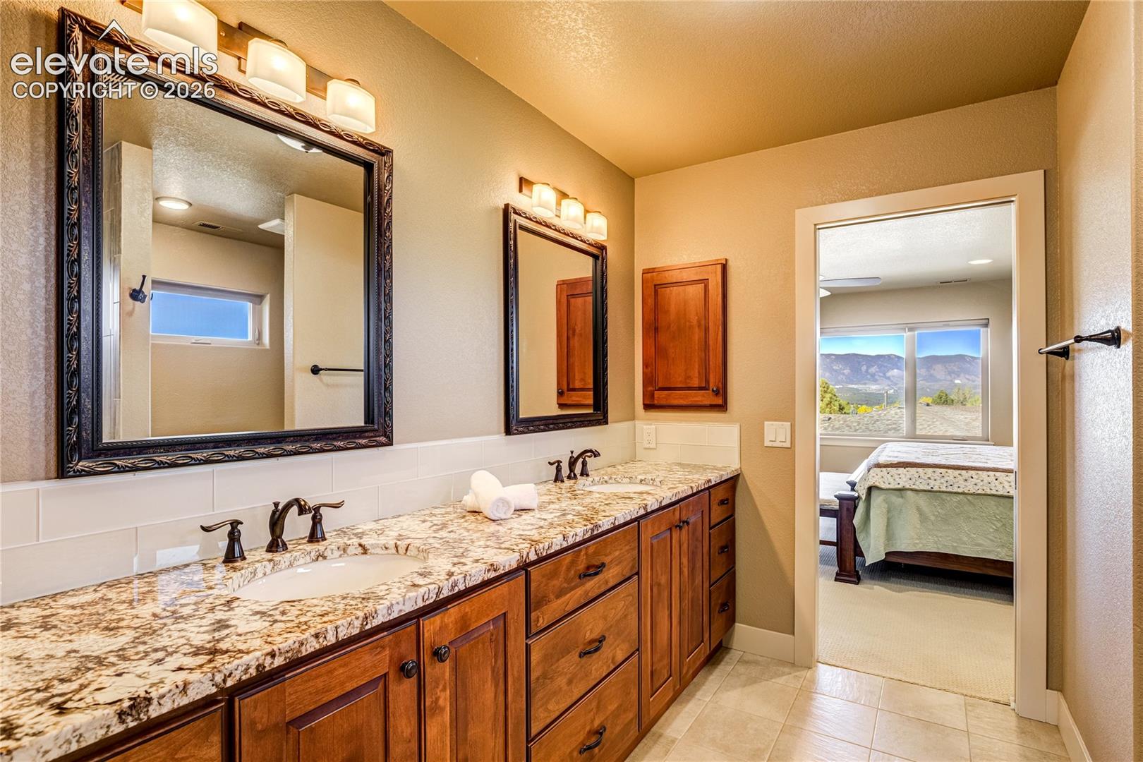 Listing photo 27 for 12427 Creekhurst Drive