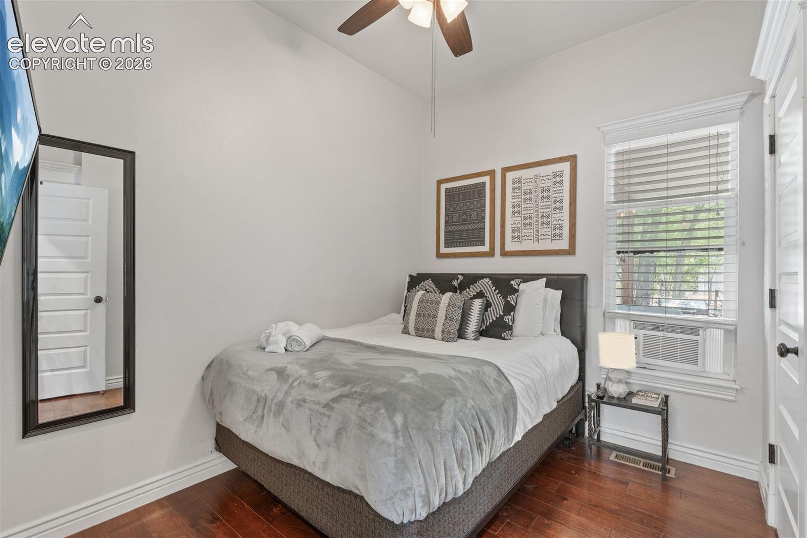 Listing photo 12 for 2130 W Kiowa Street