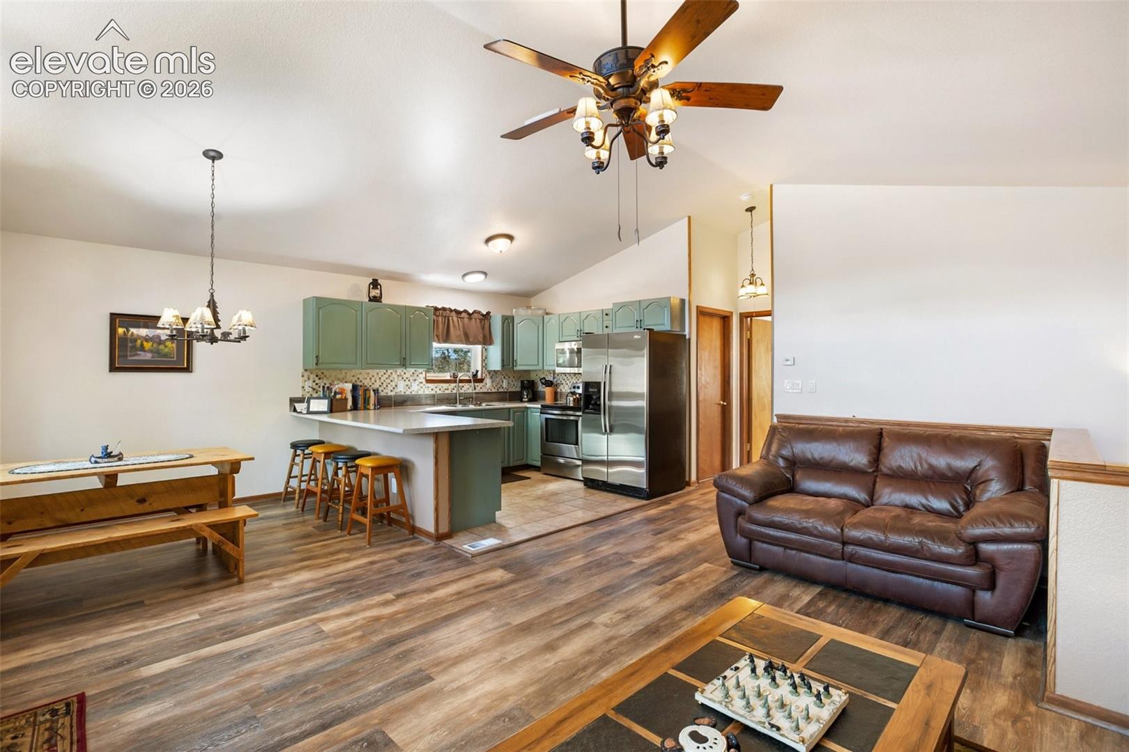 Listing photo 17 for 493 Horseshoe Drive