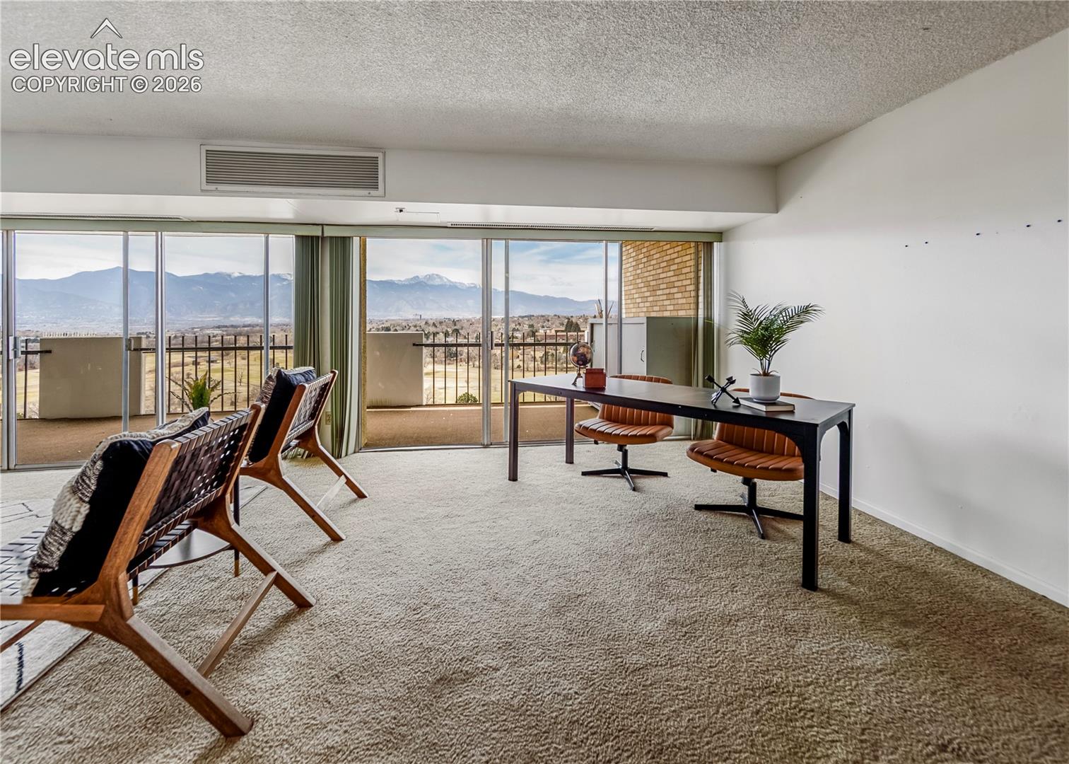 Listing photo 10 for 411 Lakewood Circle A1204