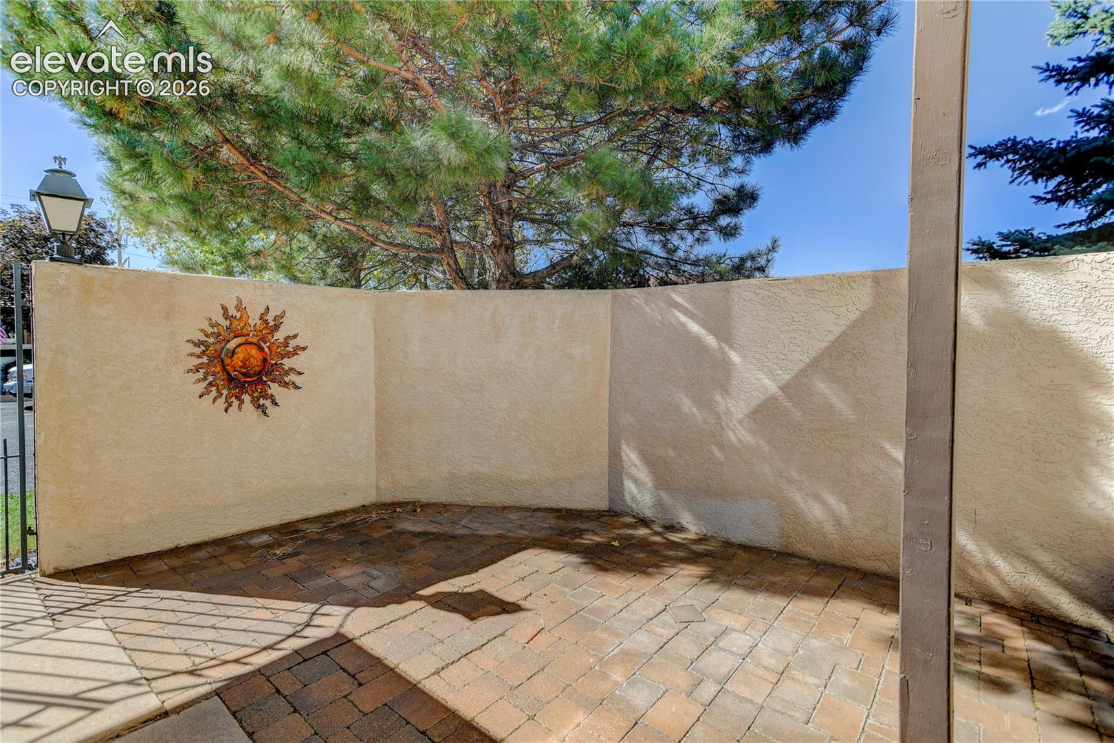 Listing photo 5 for 2932 Camino Cielo Court