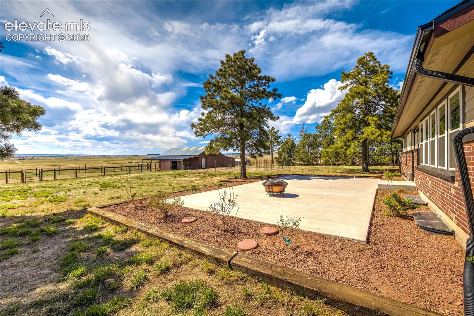 Listing photo 35 for 21295 E Highway 24