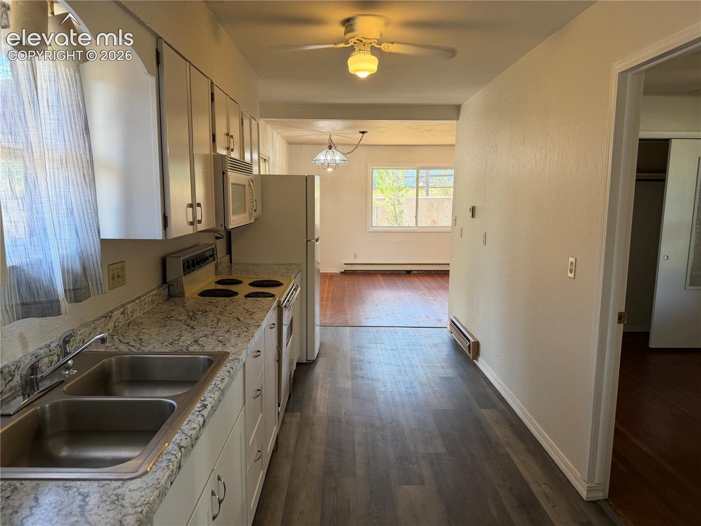 919 Fullview Street, photo 6