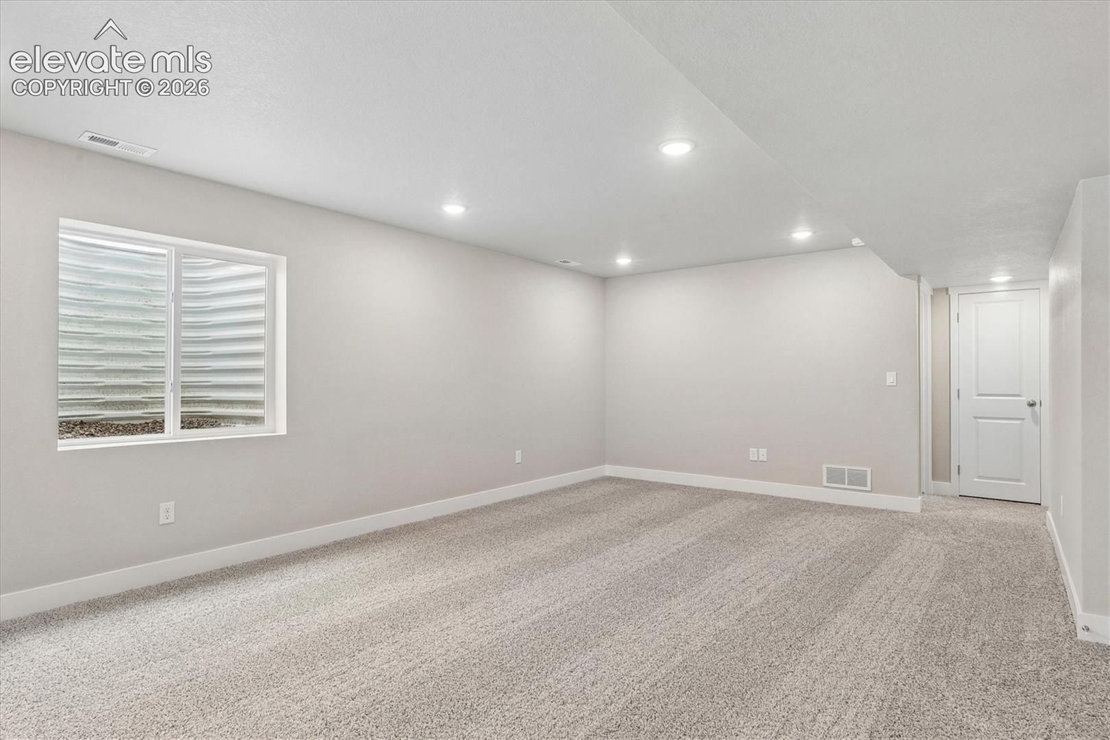 Listing photo 15 for 9695 Blaurock Drive