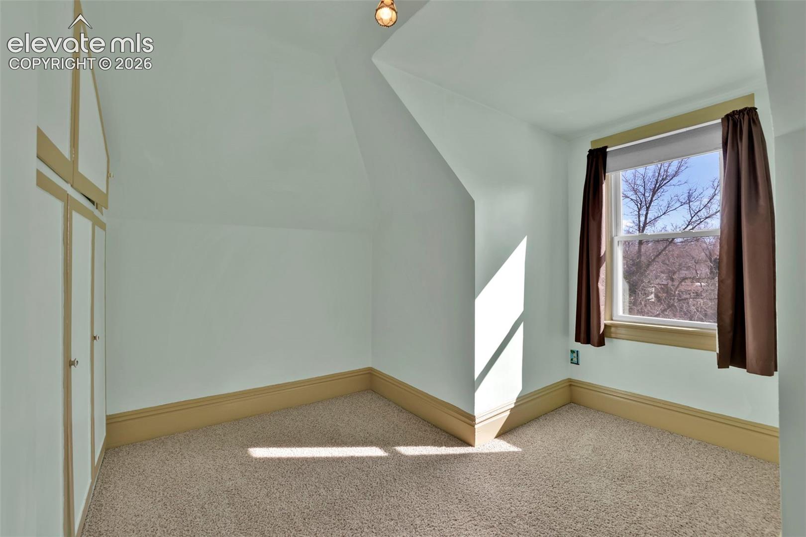Listing photo 34 for 1302 E Platte Avenue