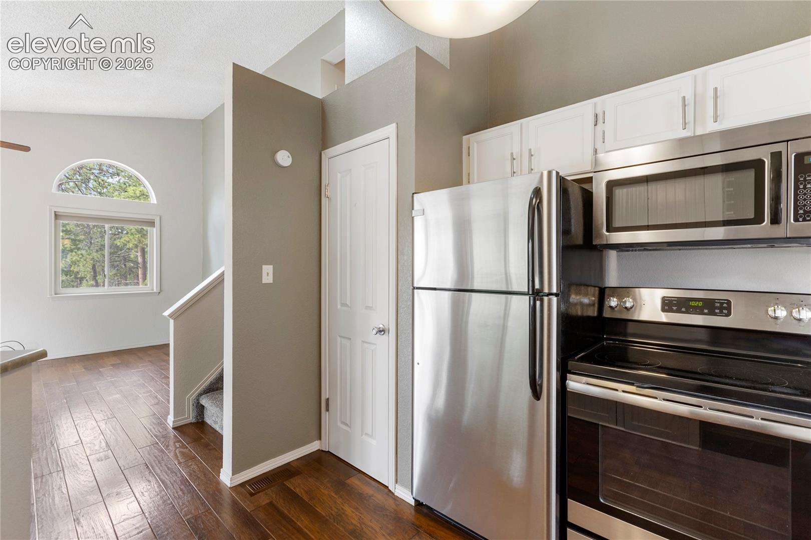 540 Greenway Court, photo 25